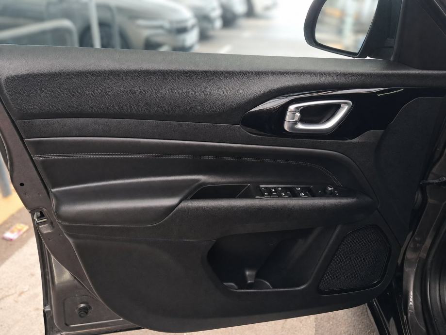 Jeep Compass 1.3 GSE T4 DCT, fotografija 14