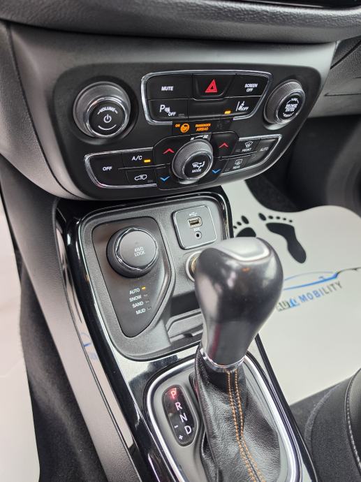 Jeep Compass 1.4T LIMITED AUTOMATIK 4X4 NAVI KOŽA KEYLESS *GARANCIJA*, fotografija 15