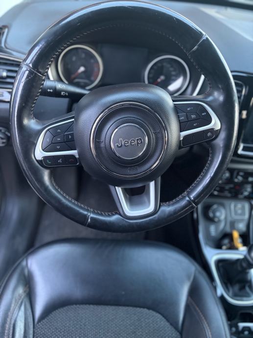 Jeep Compass 2.0, fotografija 9