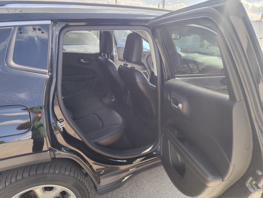 Jeep Compass limited1.4T automatik, fotografija 11