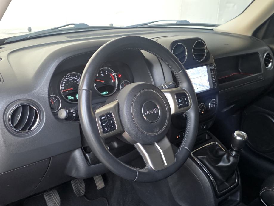 Jeep Patriot 2,2 CRD,NAVI,KOŽA,PDC,KUKA,RHINO-RACK, fotografija 19