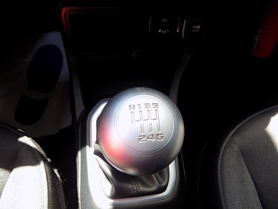 Jeep Renegade benzin LIMITED, fotografija 14