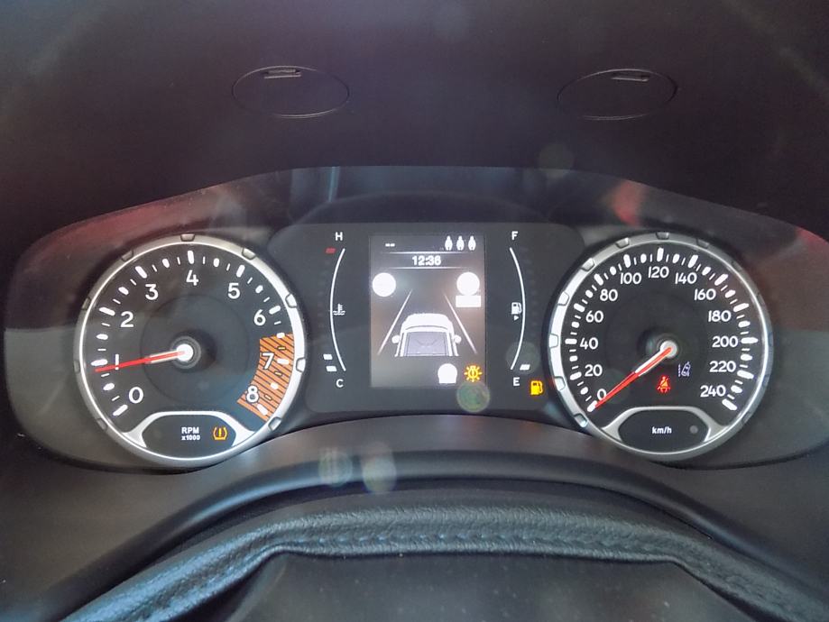 Jeep Renegade benzin LIMITED, fotografija 19