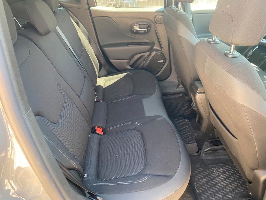 Jeep Renegade 1.3 T4, fotografija 7