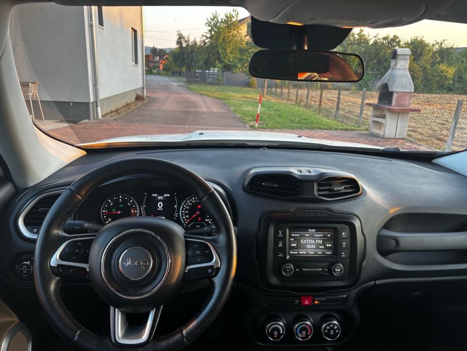 Jeep Renegade 1,6 mJTD reg 08/2027, fotografija 6