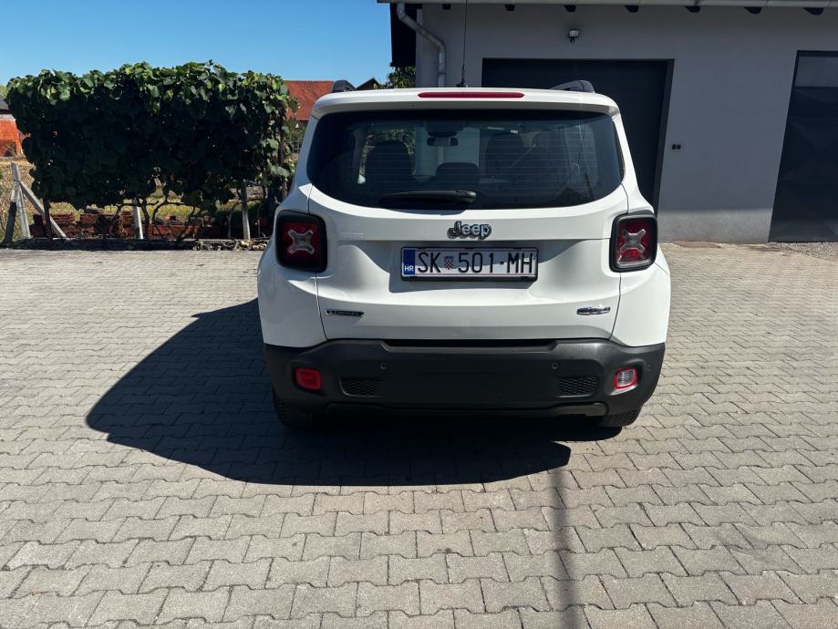 Jeep Renegade 1,6 mJTD reg 08/2027, fotografija 4