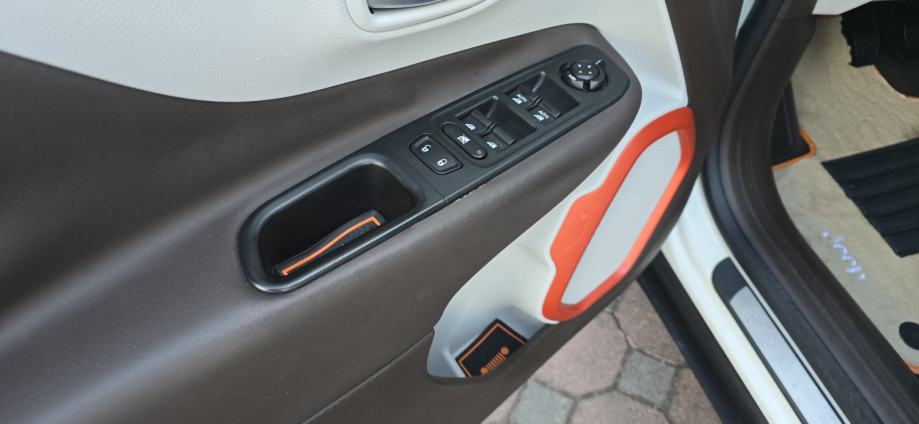 Jeep Renegade 2.0D, 4X4, BIXENON, NAVI, LINE ASSIT, AUT.KLIMA, PDC.., fotografija 11