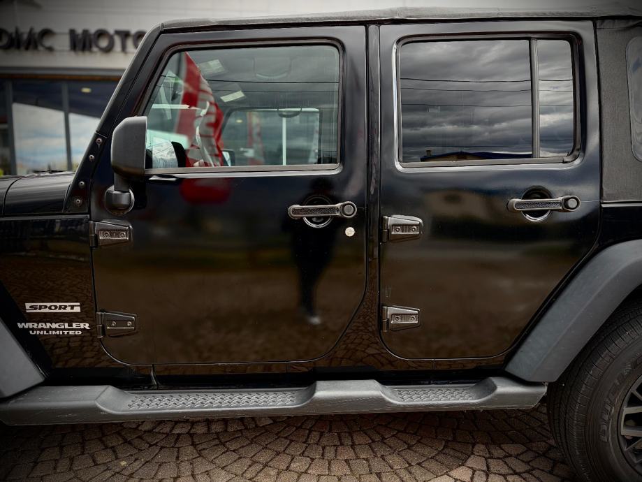 Jeep Wrangler 2,8 CRD Sport, fotografija 10