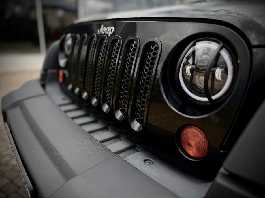 Jeep Wrangler 2,8 CRD Sport, fotografija 13
