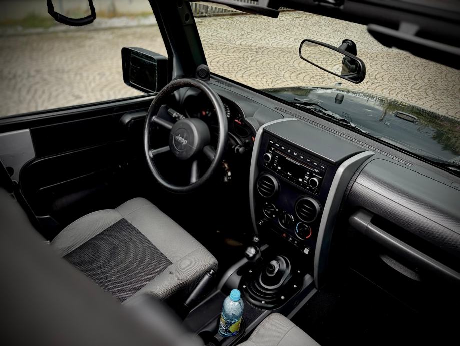 Jeep Wrangler 2,8 CRD Sport, fotografija 19