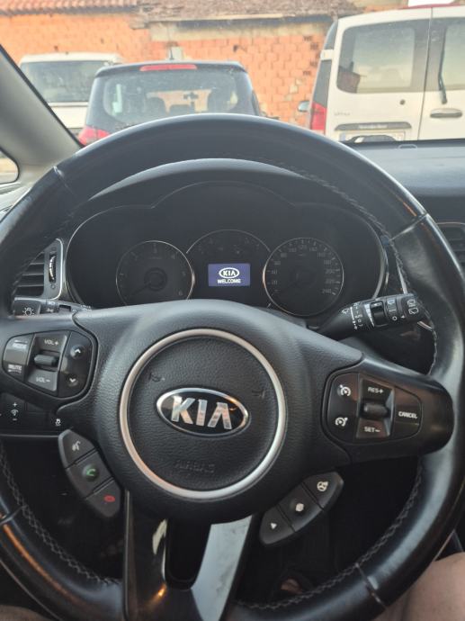 Kia Carens 1,7 CRDi LX eco 7 sjedala, fotografija 4
