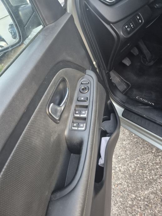 Kia Carens 1,7 CRDi LX eco 7 sjedala, fotografija 18