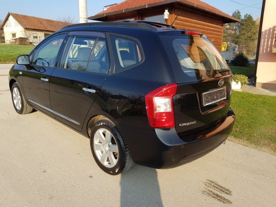 Kia carens 2010