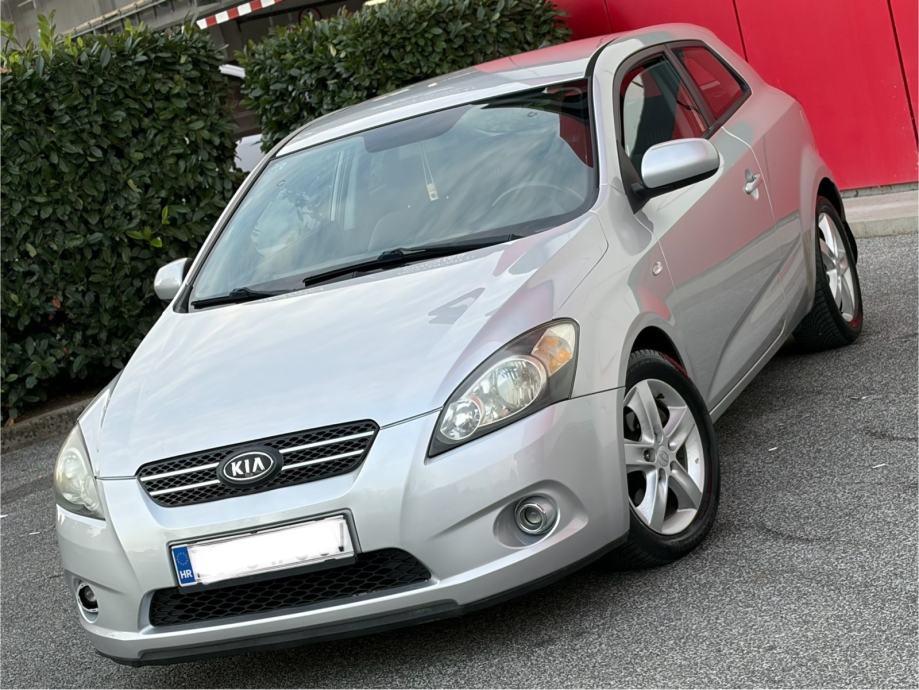 KIA CEE’D 1,6 CRDI 220.000 KM REGISTRIRAN GODINU DANA REDIZAJN!!!, fotografija 3