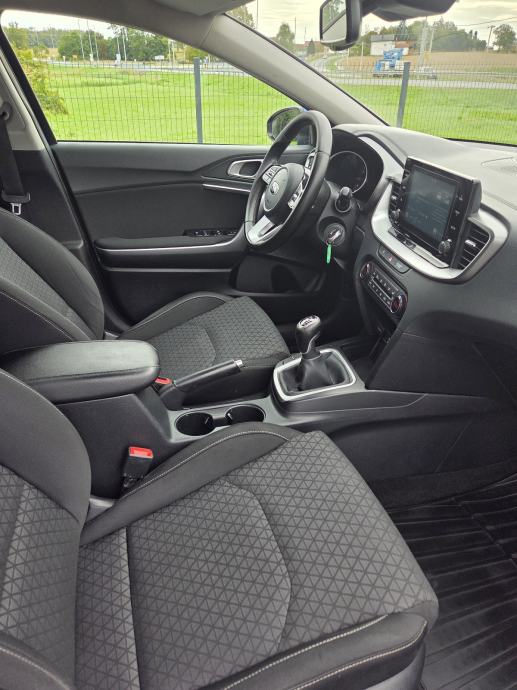 Kia Ceed 1,0 T-GDI, fotografija 14
