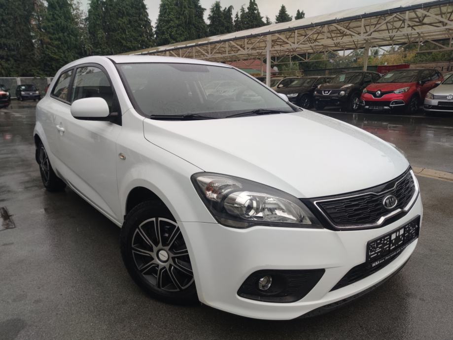 Kia Ceed 1,4 LX KLIMA PUTNI KOMPJUTER KOŽNI VOLAN S KOMANDAMA USB, 2011 ...