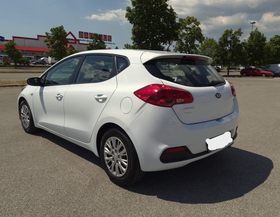 Kia Ceed 1,6 CRDi**** 6 BRZINA***5./2027., fotografija 6