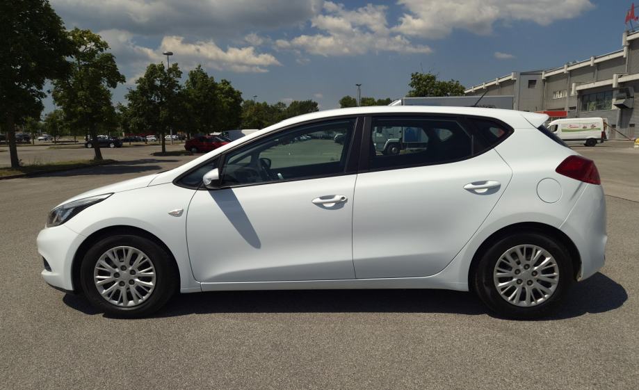 Kia Ceed 1,6 CRDi**** 6 BRZINA***5./2027., fotografija 4