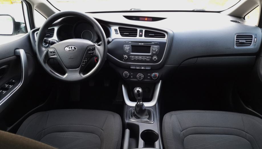 Kia Ceed 1,6 CRDi**** 6 BRZINA***5./2027., fotografija 15