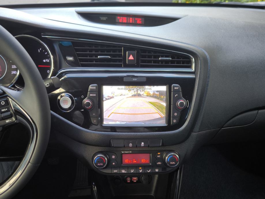 KIA CEED 1.6 CRDI//FULL OPREMA//REG.GODINU DANA//, fotografija 12