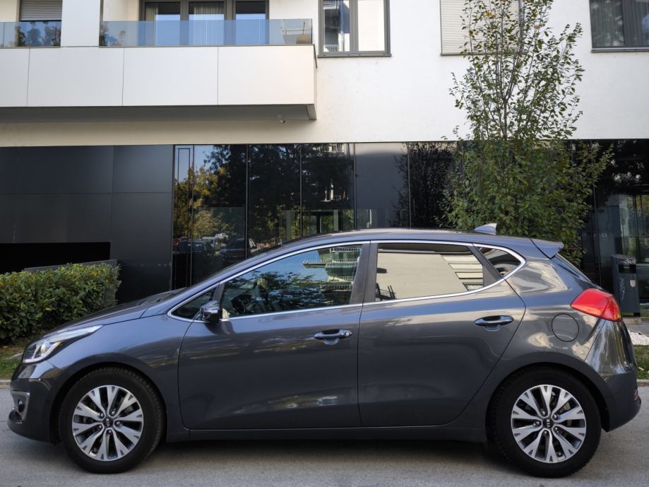 KIA CEED 1.6 CRDI//FULL OPREMA//REG.GODINU DANA//, fotografija 5