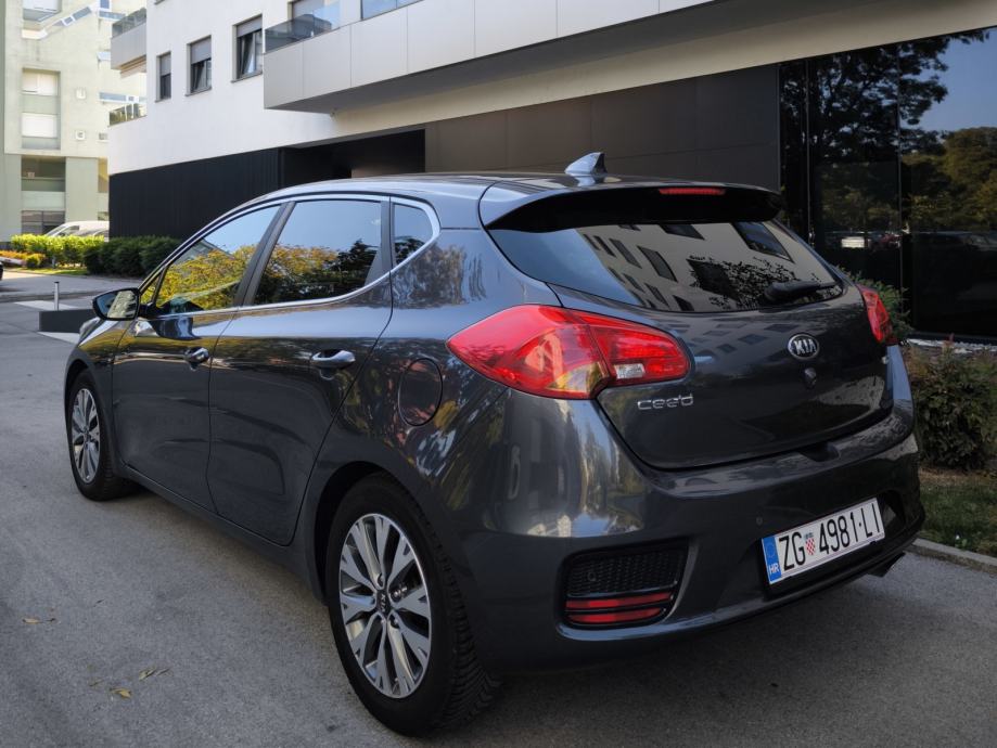 KIA CEED 1.6 CRDI//FULL OPREMA//REG.GODINU DANA//, fotografija 9