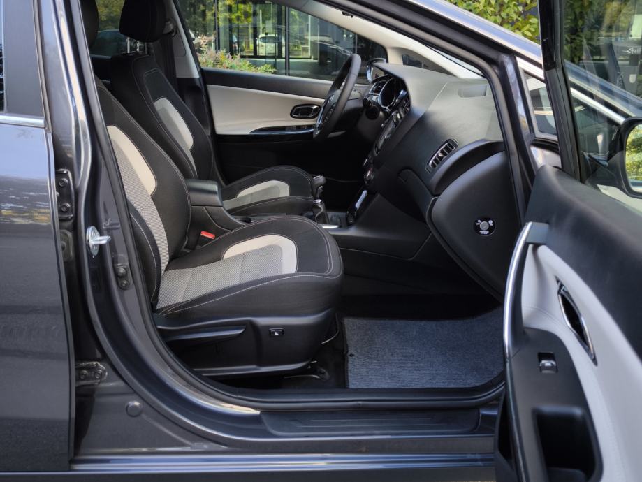 KIA CEED 1.6 CRDI//FULL OPREMA//REG.GODINU DANA//, fotografija 16