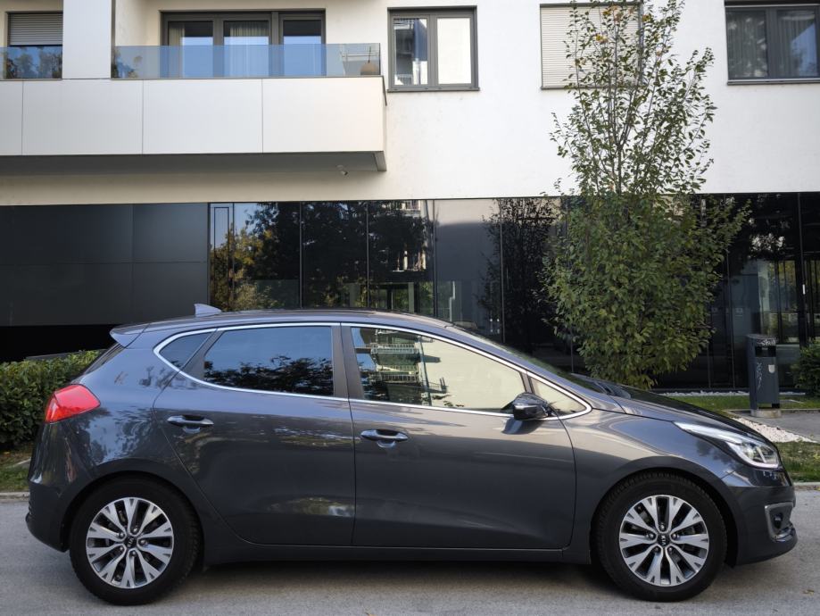KIA CEED 1.6 CRDI//FULL OPREMA//REG.GODINU DANA//, fotografija 7