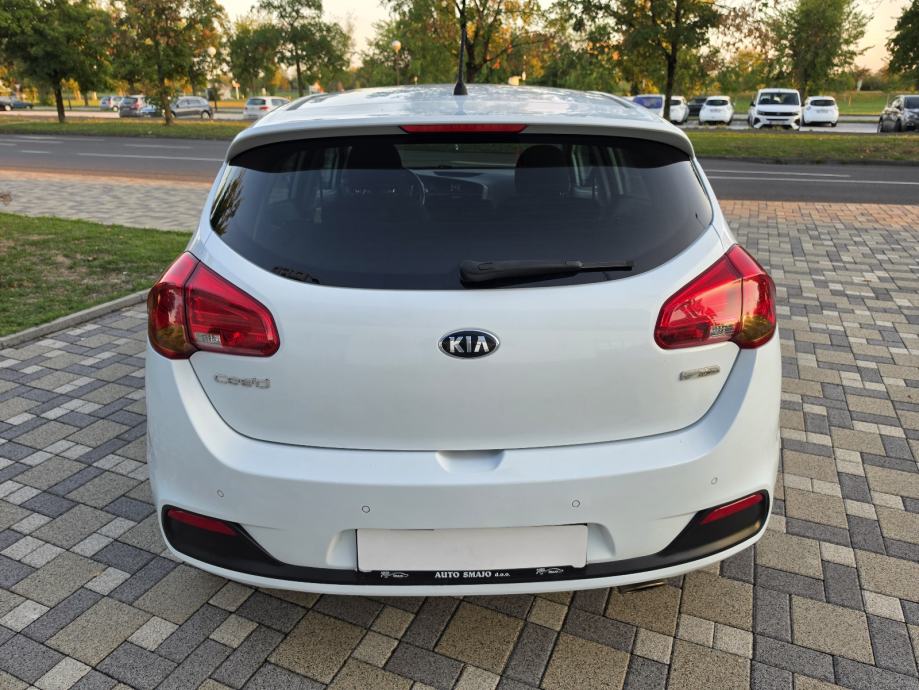 Kia Ceed 1,6 CRDi **LX EDITION**DIG.KLIMA**ALU**SERVISNA**REG 1 GOD**, fotografija 8