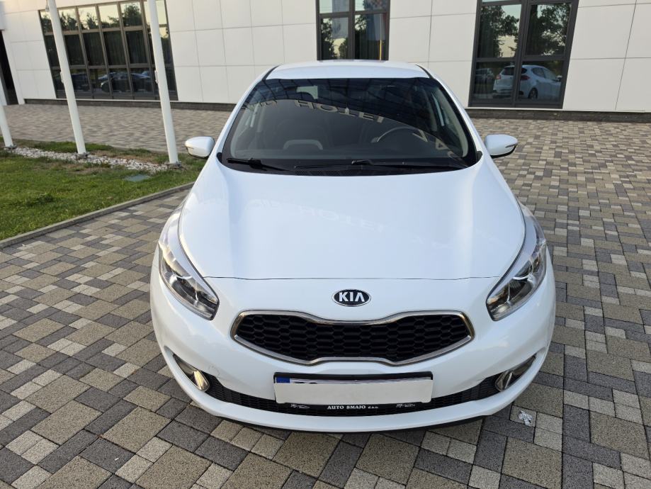 Kia Ceed 1,6 CRDi **LX EDITION**DIG.KLIMA**ALU**SERVISNA**REG 1 GOD**, fotografija 16