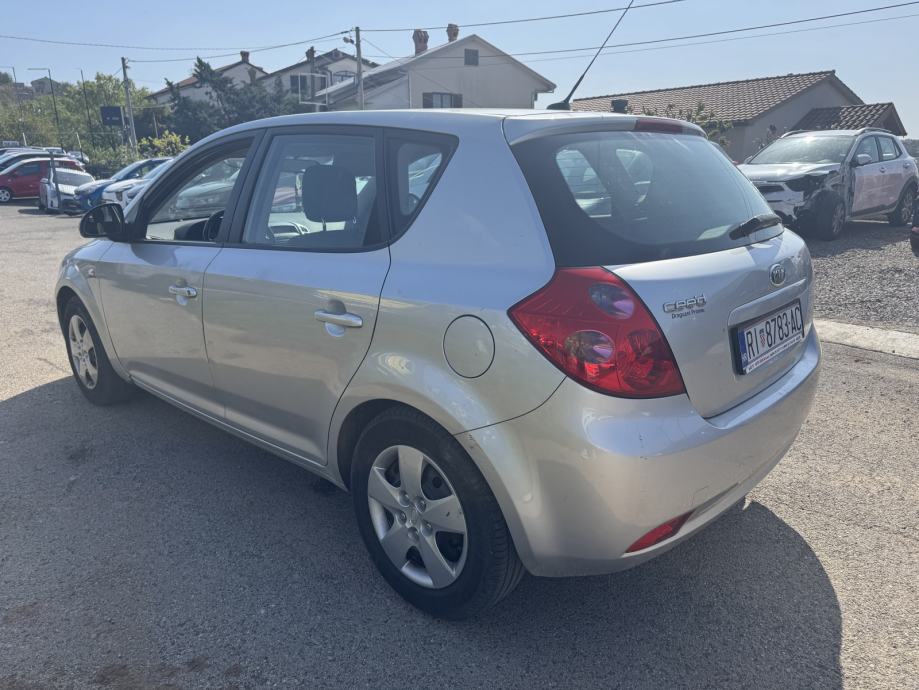 Kia Ceed 1,6 EX 93kW-2008 god -Registracija do 03/2027, pogled izvana - slika 3