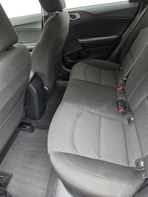 Kia Ceed, 48 tkm, prvi vlasnik , tvornicka garancija, fotografija 9