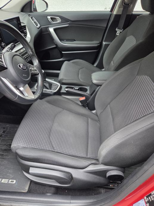 Kia Ceed, 48 tkm, prvi vlasnik , tvornicka garancija, fotografija 7