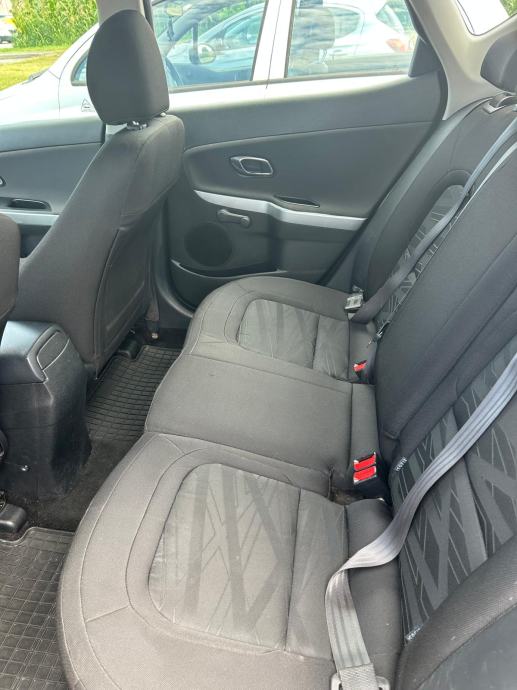 Kia Ceed (cee'd) 1,4 CRDi LX, fotografija 6