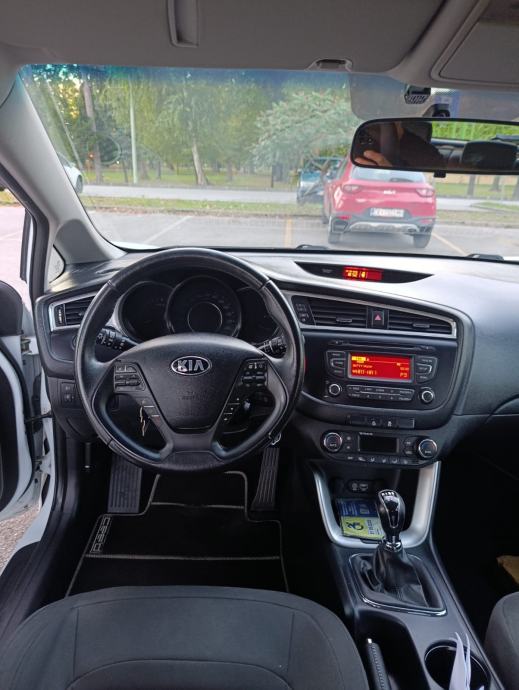 Kia Ceed (cee'd) 1,4 CVVT, klima,HR auto,top stanje, fotografija 5