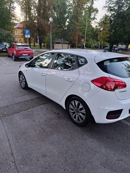Kia Ceed (cee'd) 1,4 CVVT, klima,HR auto,top stanje, fotografija 3