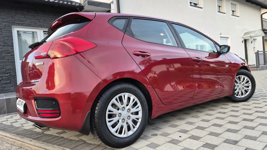 Kia Ceed (cee'd) 1,4 CVVT - REDIZAJN -1.VLASNIK - 85 000 KM -, fotografija 3