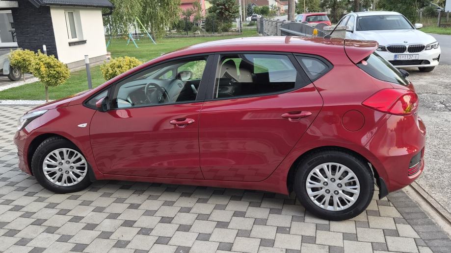Kia Ceed (cee'd) 1,4 CVVT - REDIZAJN -1.VLASNIK - 85 000 KM -, fotografija 2