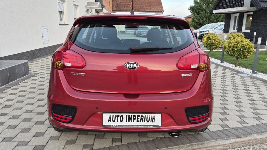 Kia Ceed (cee'd) 1,4 CVVT - REDIZAJN -1.VLASNIK - 85 000 KM -, fotografija 10