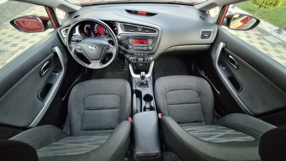 Kia Ceed (cee'd) 1,4 CVVT - REDIZAJN -1.VLASNIK - 85 000 KM -, fotografija 17