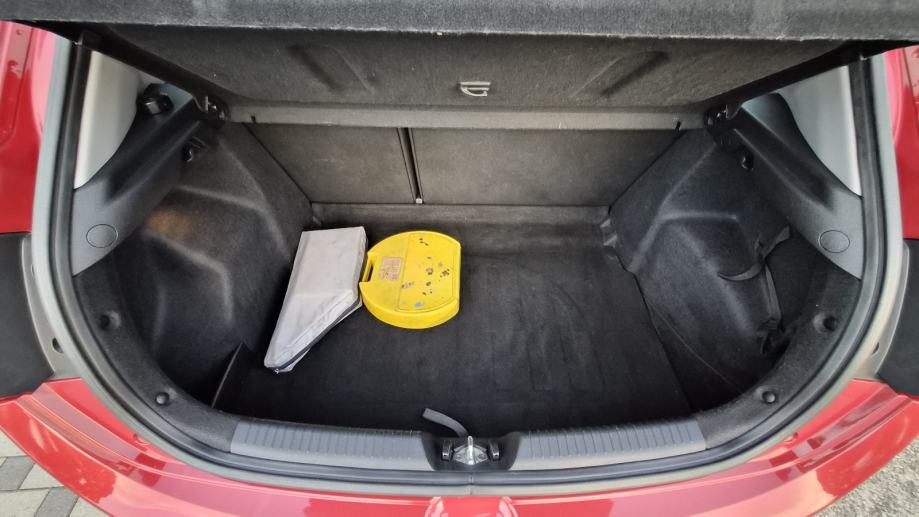 Kia Ceed (cee'd) 1,4 CVVT - REDIZAJN -1.VLASNIK - 85 000 KM -, fotografija 16