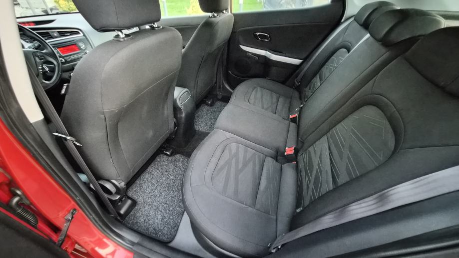 Kia Ceed (cee'd) 1,4 CVVT - REDIZAJN -1.VLASNIK - 85 000 KM -, fotografija 19