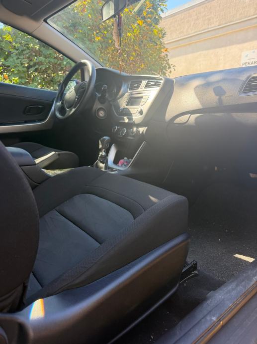 Kia Ceed (cee'd) 1,4 CVVT, fotografija 8