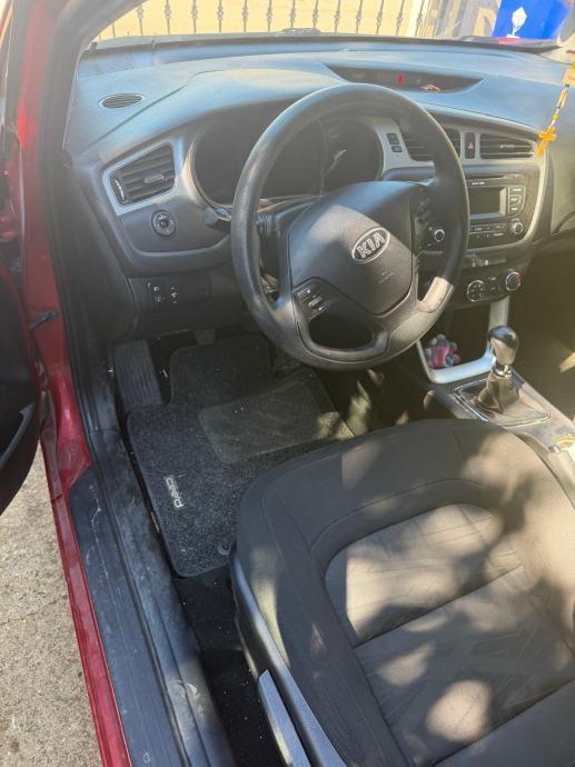 Kia Ceed (cee'd) 1,4 CVVT, fotografija 15