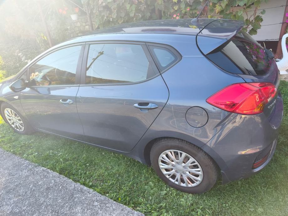 Kia Ceed (cee'd) 1,4 CVVT, pogled izvana - slika 3