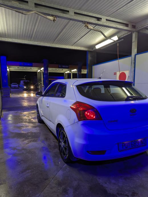Kia Ceed (cee'd) 1,4 LX, fotografija 3