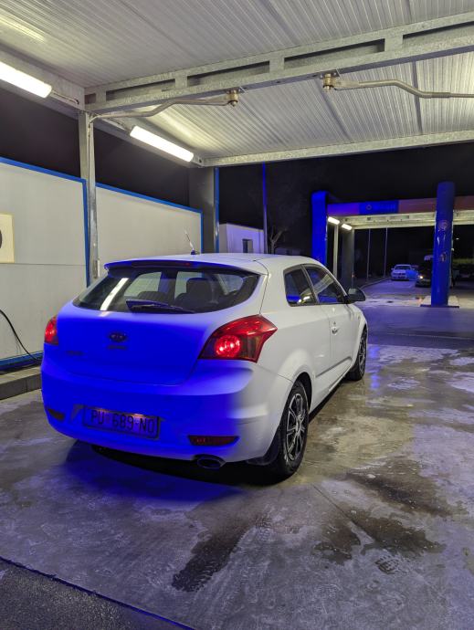 Kia Ceed (cee'd) 1,4 LX, fotografija 2