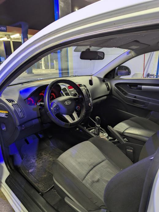 Kia Ceed (cee'd) 1,4 LX, fotografija 5