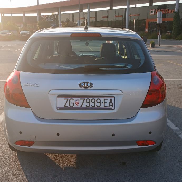 Kia Ceed (cee'd) 1,4 LX, fotografija 2