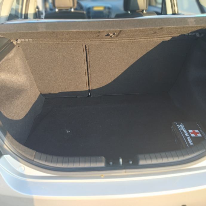 Kia Ceed (cee'd) 1,4 LX, fotografija 11